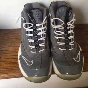 kyrspeedy nike dunks